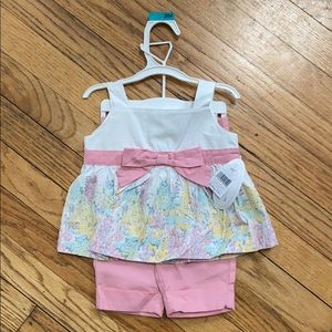 Girls (0-3 month) tank top & pant! Totes adorbs😍